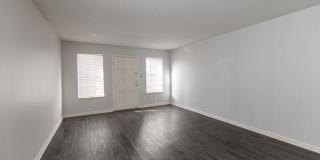 Colonial Apartments Gallery 15