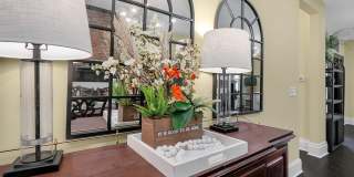 1756 Oak Street Gallery 9