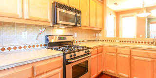 Beautiful and Spacious 3BR 2.5BA Single Family Home Gallery 1
