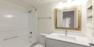 Meadow Glen Apartments Gallery 15