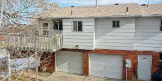 2 Bedroom 2 Bath Townhome w/ large 2 car garage - Freshly remodeled - Available Now Gallery 3