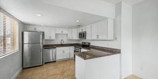 One Bedroom, One Bathroom with Fireplace Gallery 1