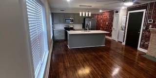 2529 E Admiral Pl - D Gallery 35