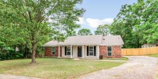 1724 Rustic Wood Ct – Classic Comfort Meets Outdoor Living Gallery 6