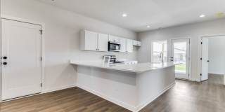 Beautiful Four Bedroom, Two Bathroom Falcon Falls Gallery 7
