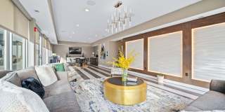 The Maxwell Downtown Des Moines Gallery 96