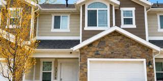 $1,895 OFF Your First Month! Spacious 3 Bed 2.5 Bath West Haven Townhome Gallery 1