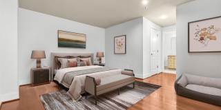 520 JOHN CARLYLE Street Gallery 34