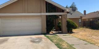 LABOR DAY SPECIAL - 2 WEEKS FREE RENT!!Character abound in this 3/2 Gallery 1