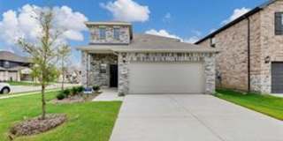 Spacious 3BR/2.5BA Home Near Parks, Dining & Community Pool Gallery 1