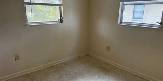 Convenient Leesburg Living – Walk to Leesburg High School! Gallery 10