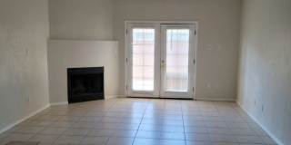 Cozy 2 Bed 2 Bath Town-home in Central Phoenix!! Gallery 3