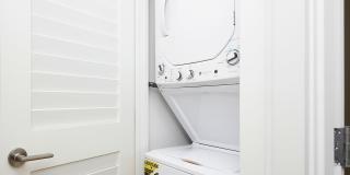 Sleek and modern 2 bed/2 bath in the heart of The Mission -- Walkers dream -- Must See! Gallery 11