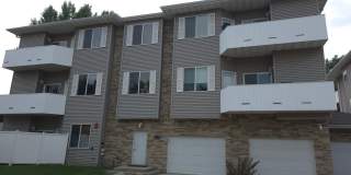 Cute 2 Bedroom Furnished Rental Gallery 1