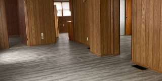 Charming 3 bedroom 1 bath Gallery 6