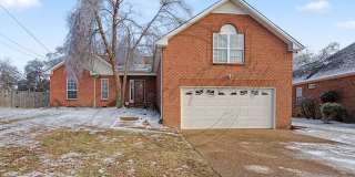 Three Bedroom Brick Home in Hendersonville! Gallery 1