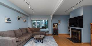 3223 N Kenmore Ave Gallery 2
