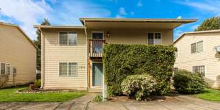 2739 SW Jasmine Pl - Lower Unit Gallery 1