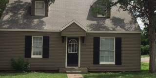 Awesome 4 or 5 bedroom/ 2 bathroom /4 car garage Gallery 1