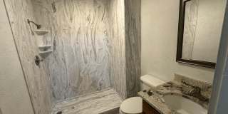 Large 3 Bedroom House w/ Fenced Yard! Gallery 8