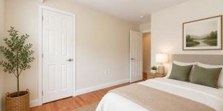 2026 Move-In Special – $500 LEASE SIGNING BONUS!! Spacious 2-Bedroom Condo in Southeast DC – In-Unit Laundry & Off-Street Parking!! Gallery 8