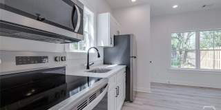 1619 Le Grand Street Gallery 7