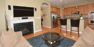 Beautiful Luxury TH with Deck & Patio! Gallery 8