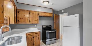 Charming 3-Bedroom Home with Fenced Yard – Convenient Location! Charming 3-Bedroom Home with Fenced Yard – Convenient Location! Gallery 7