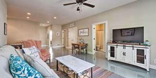 1117 Greenwood Alley Gallery 15