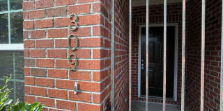 2 Bedroom, 2.5 Bathrooms Townhome in the Heart of Savannah's Southside Gallery 5
