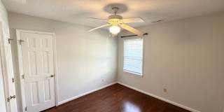 3 BR 2 Bath Townhome Gallery 15