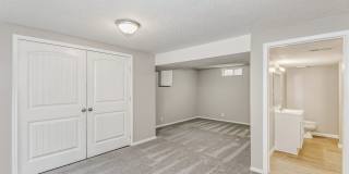 WEST Side Duplex for rent! Spacious 3 bed/2 bath duplex for rent! Move In Special- 1/2 off 2nd month's rent. Gallery 15