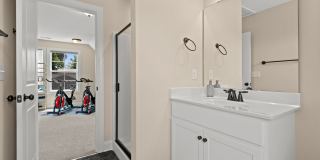 Stunning 4 Bedroom in Downtown Durham with Large Fenced Yard! Gallery 24
