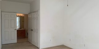 "Move In Special" $250 OFF First Month's Rent - Lovely 3 Bedroom 2 Bath Condo Gallery 16