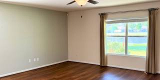 4/2 with Community Amenities Gallery 8