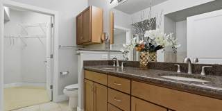 7342 Oak Manor Gallery 26