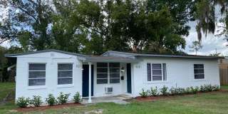 Renovated 2/1 Fenced in Duplex - Mead Garden/Winter Park Gallery 1