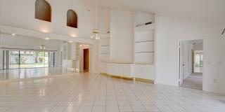 Luxurious 3 Bedroom Oasis with Pool and Beach Access AVAILABLE NOW! Gallery 4