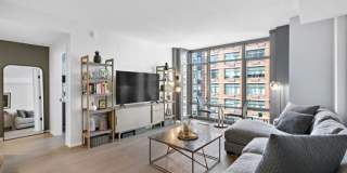 1425 Hudson St # N13770J Gallery 1