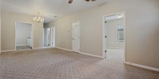 1622 Woodlawn Gallery 4