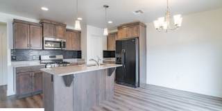 Stand Alone 4 Bedroom Corner Unit. Gallery 1