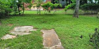 Beautiful 3 Bed / 1 Bath Home with Large Yard! Gallery 4