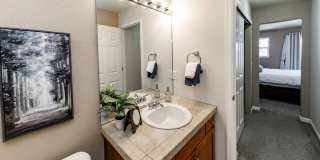 Fully Furnished Downtown 2 Bed, 4 Bath Executive Townhouse Gallery 29