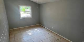 Beautiful 3BR/1BA Lakeland Home with Large Backyard & Covered Porch! Gallery 12