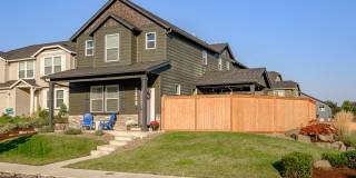 Beautiful 3 Bedroom on Large Corner Lot! Gallery 1