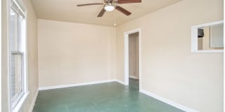 928 Poinsettia Gallery 3