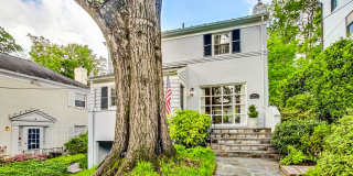 COMING SOON - Stunning 4 bed + 2 full & 2 1/2 bath Classic in NW DC Gallery 4