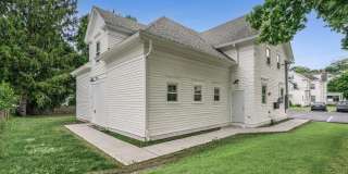 521 Warren Street Gallery 48