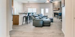 3 Bed, 2 Bath Home with Bonus Office and  Huge Workshop Gallery 7