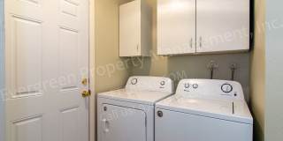 3-Bedroom Home Near Dining and Shopping Gallery 31